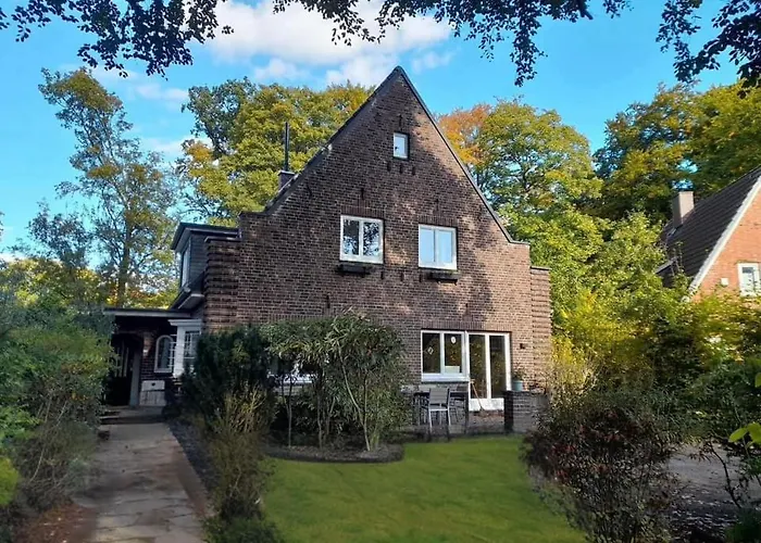 Private Cozy W Own Entrance, Spacious Bathroom, On-site Parking, 450m To Nearest Bus Stop Apartament *