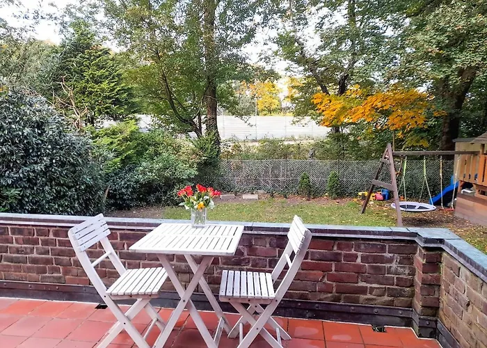 Apartament Private Cozy W Own Entrance, Spacious Bathroom, On-site Parking, 450m To Nearest Bus Stop *